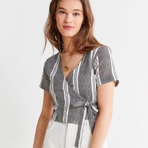 Urban Outfitters Gray and White Tie-Front Blouse
